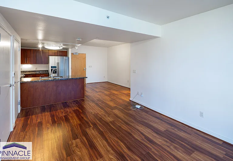 600 Queen St #904 — Photo 5