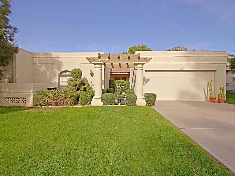 6318 E Kelton Ln — Photo 15