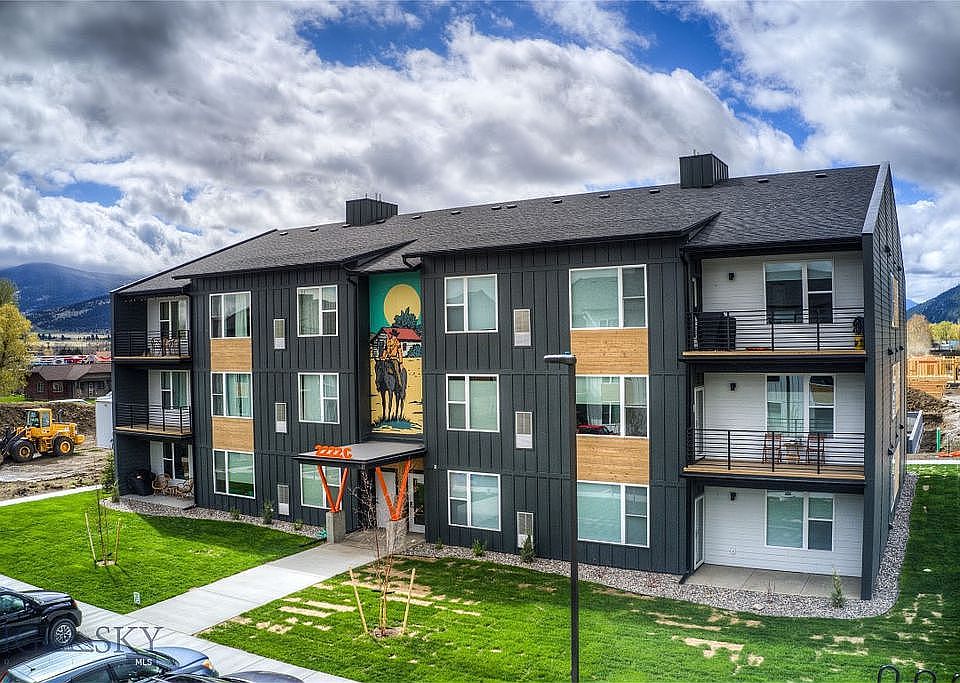 1st image of 2222-2222C Willow Dr #50