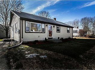 50 River St, Bristol, RI 02809