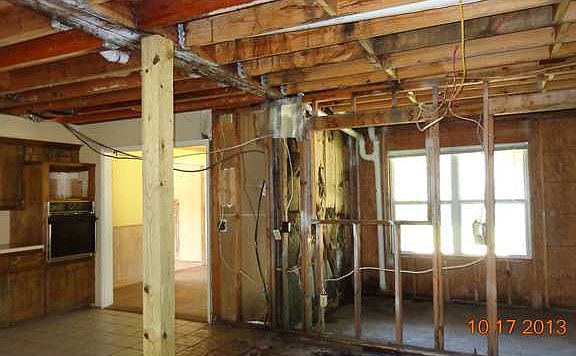 4th image of 2217 Alderham Ave