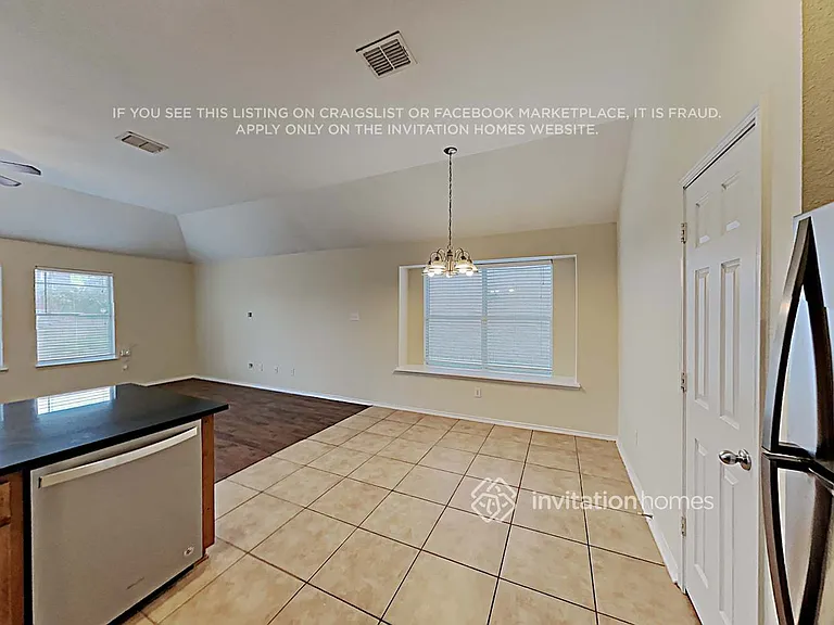 1120 Melrose Dr — Photo 10