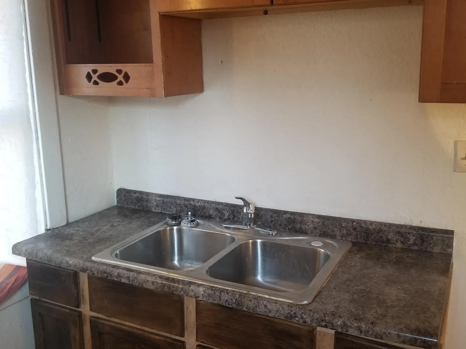 3 bed, $1,450 — Photo 1