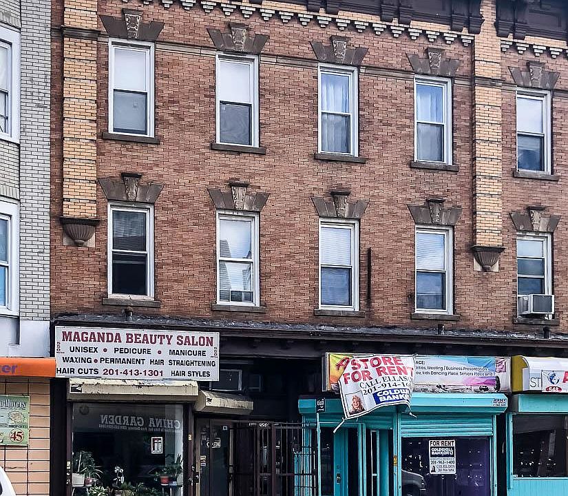 1st image of 550 W Side Ave APT 3