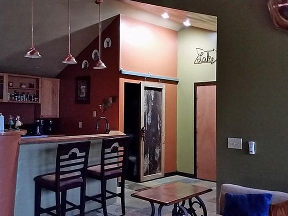 5th image of 7928 Lakeview Dr