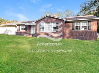 1320 Lakeshore Dr, Camden, SC 29020