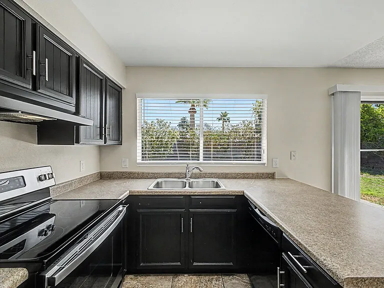 7409 S 46th St — Photo 10