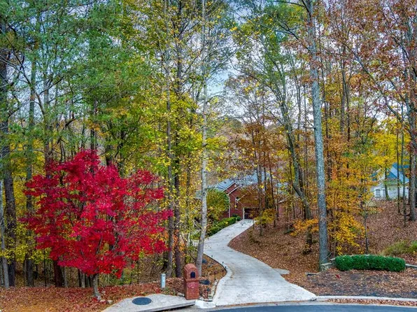 3055 Saint Gallen Ct, Cumming, GA 30041