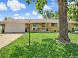 4226 Aqua Ridge Dr, Saint Louis, MO 63129