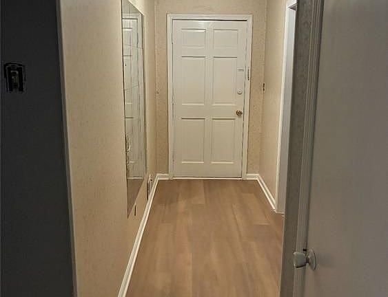 3rd image of 8806 Twin Oaks Dr