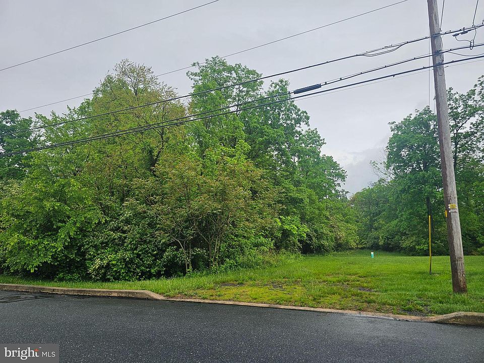2nd image of 180 Smokestown Rd