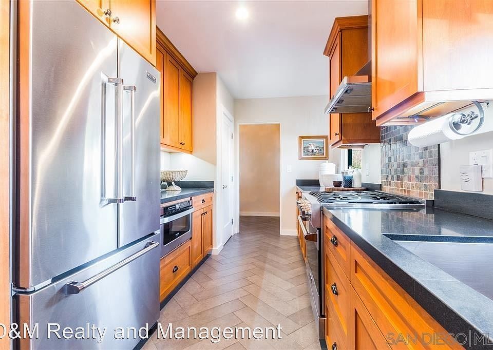 1st image of 225 Palm Ave