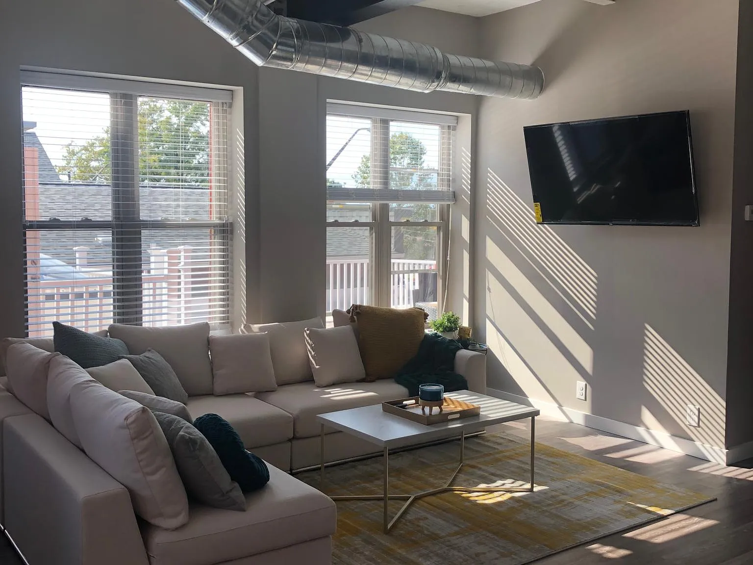 2 bed, 1000 sqft, $3,200 — Photo 3