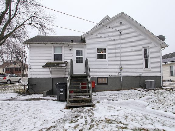 3rd image of 1101 W Oakland Ave