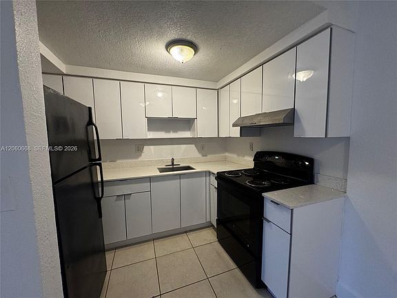 3rd image of 1505 NE 136th St #10