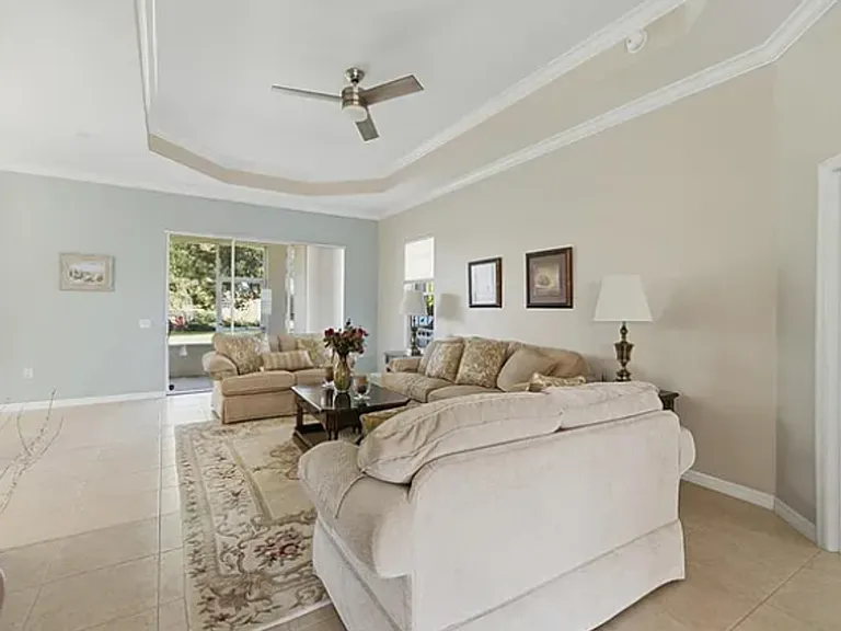 8821 SW 82nd Court Rd — Photo 3