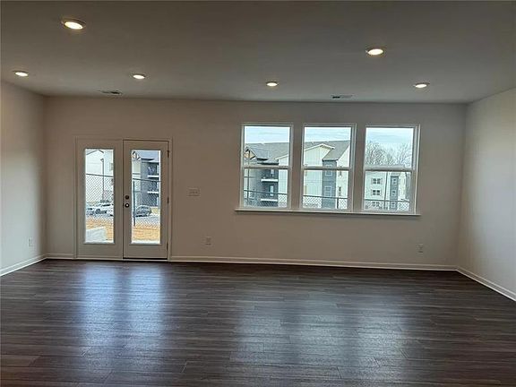 2nd image of 100 Mission Blvd