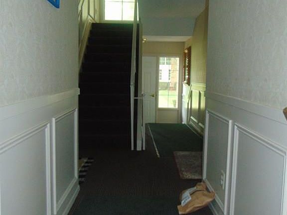 4th image of 730 E Fox Hills Dr
