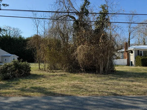 26 Westbury Drive, Sound Beach, NY 11789