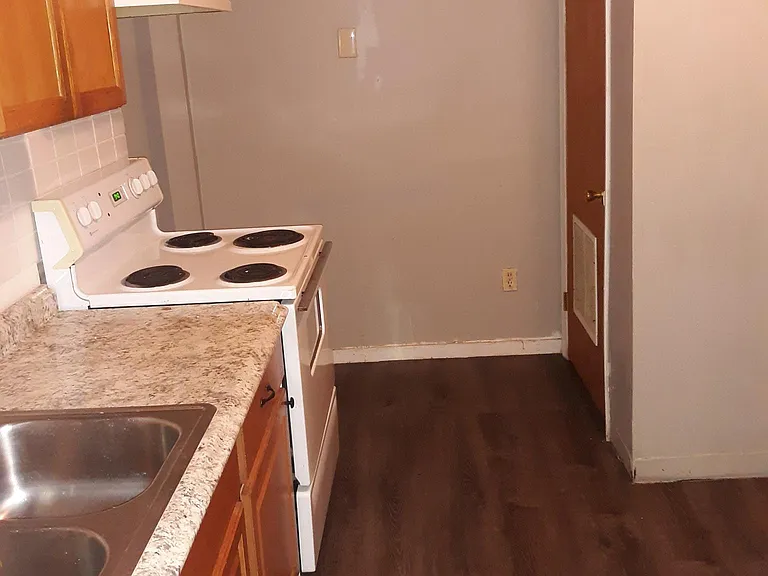 35 Washington St #3 — Photo 15