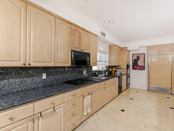 4th image of 4343 Shadyglade Ave