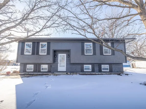716 Shea St, Burlington, KS 66839