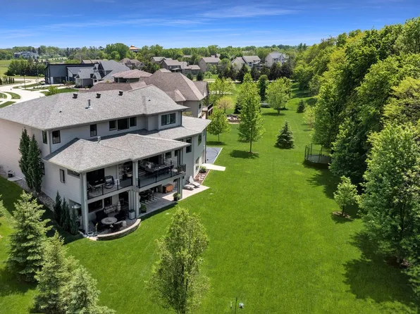 3818 144th St, Urbandale, IA 50323