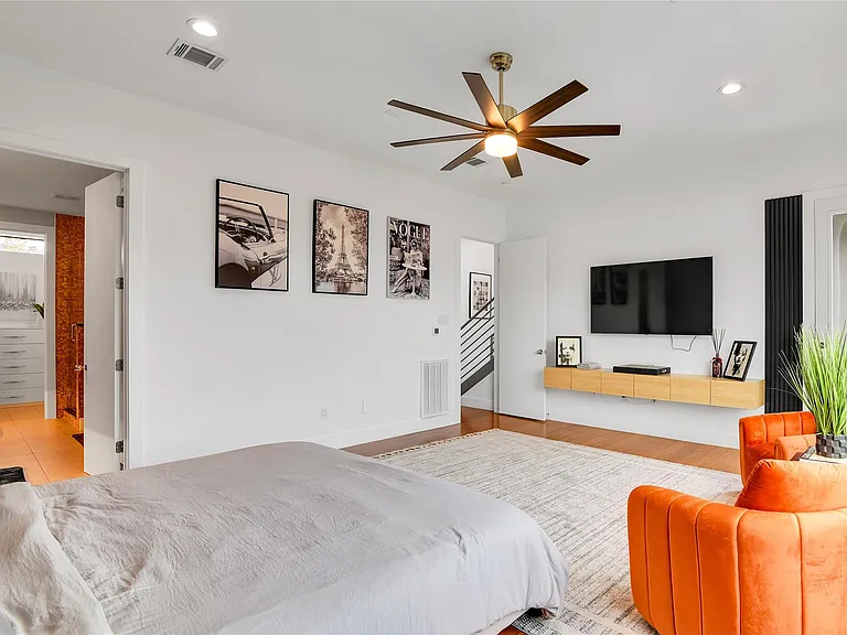 1411 Hickory St — Photo 12