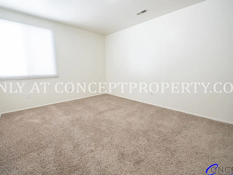 Ponderosa — Photo 34