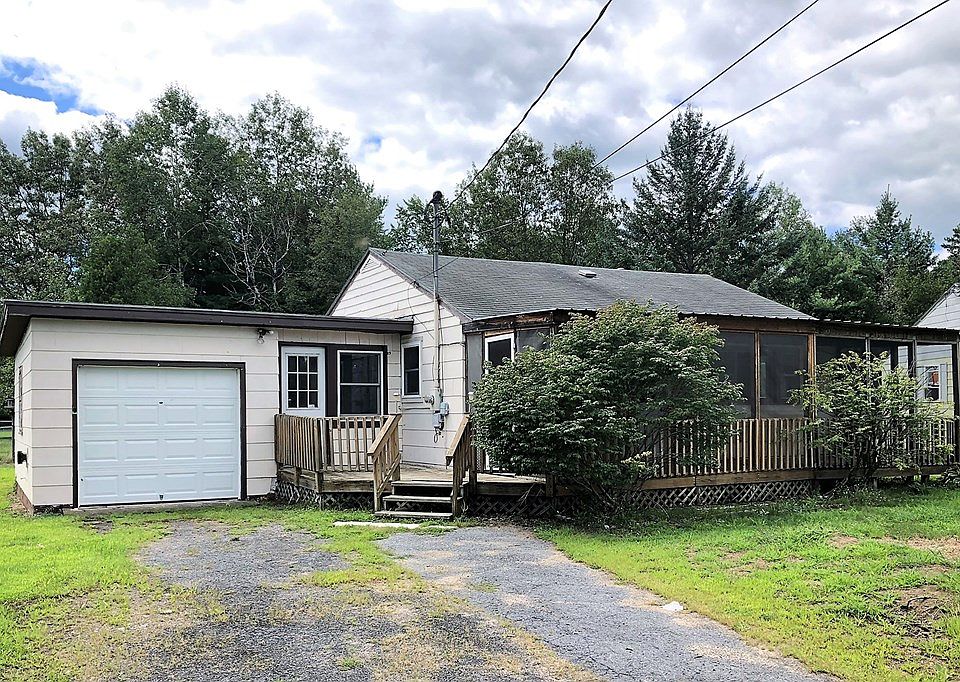 33 Pine St, Keeseville, NY 12944 Zillow