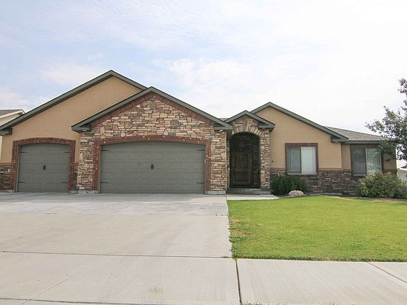 2nd image of 4001 Silverado Dr