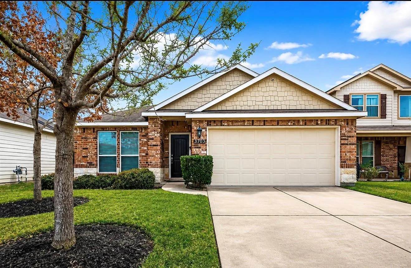 3 bed, 2.0 bath, 2061 sqft, $2,200 — Photo 1