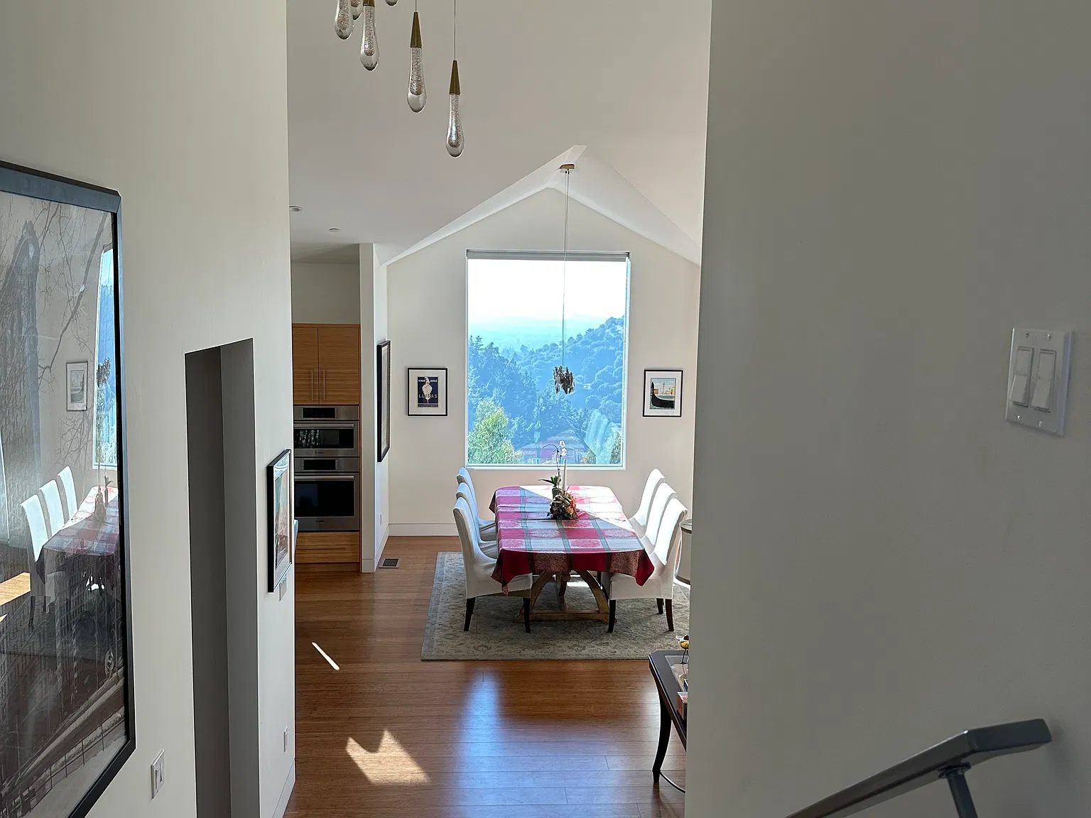 4 bed, 3.5 bath, 3400 sqft, $1,600 — Photo 3
