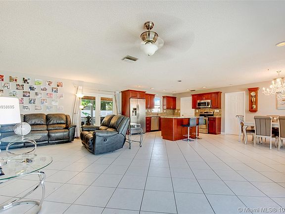 Light and bright open concept floor plan