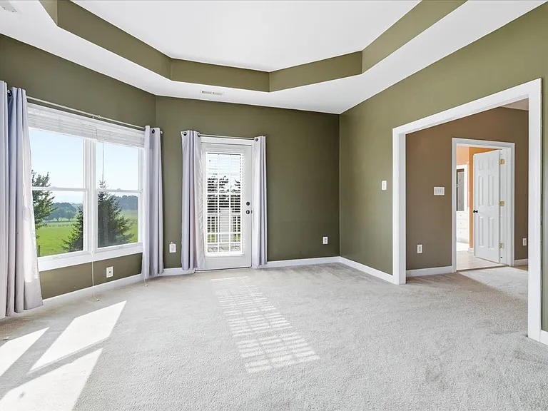 Primary bedroom sitting area