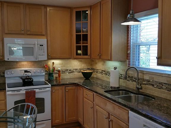 5th image of 3932 Skylark Cir