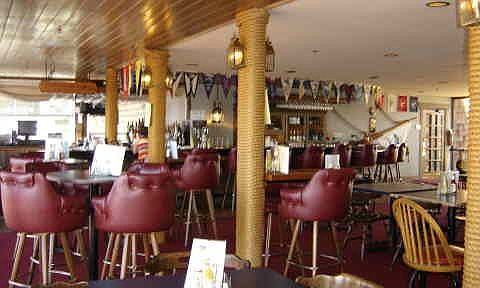 Lake Forest Yacht Club Lounge