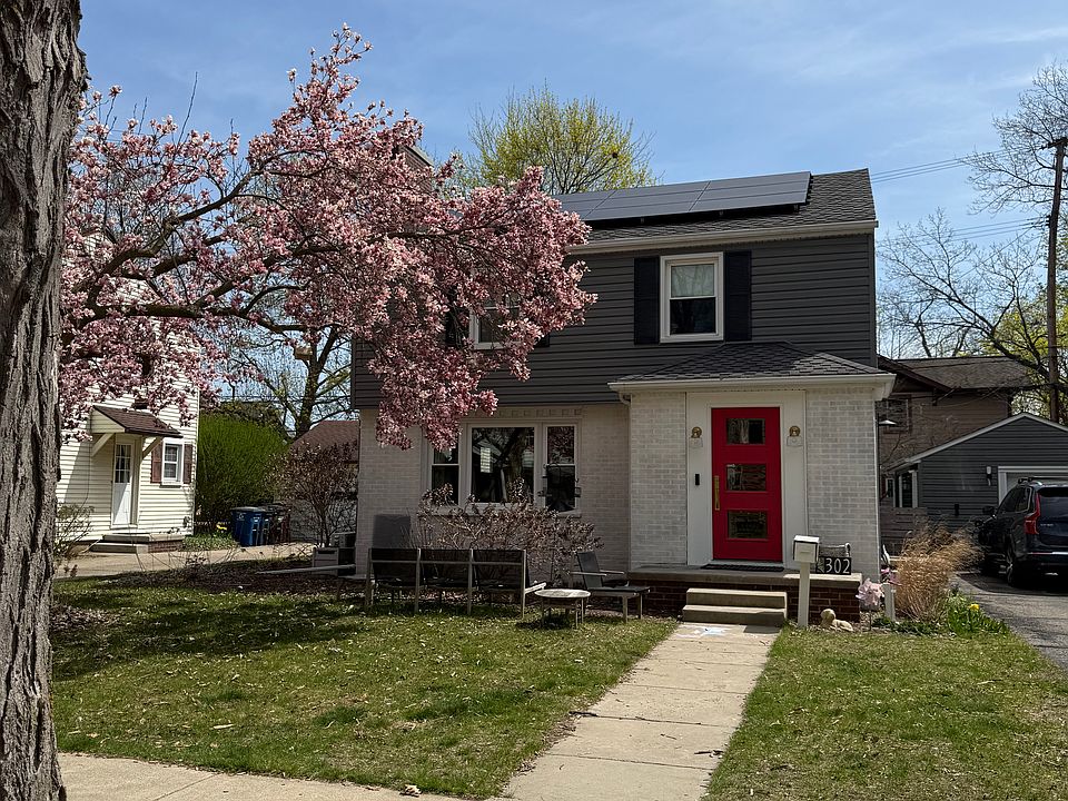 1st image of 302 Mark Hannah Pl