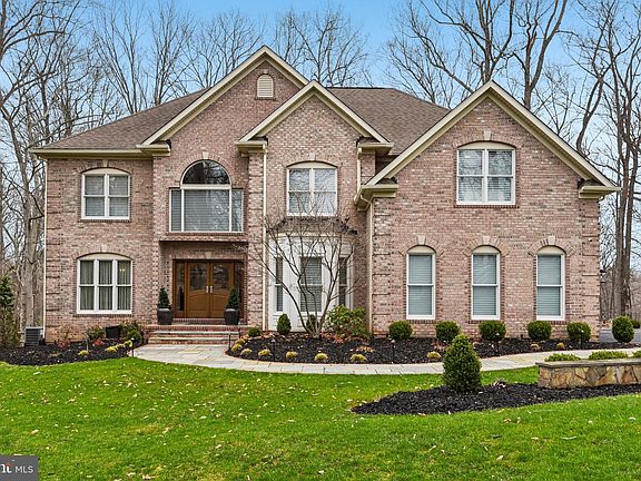 5th image of 2004 Diane Ln