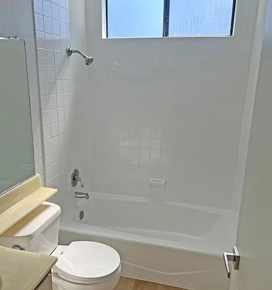 1321 N Vista St #106 — Photo 5