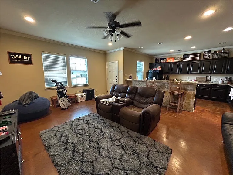 405 Baby Bear Dr — Photo 2