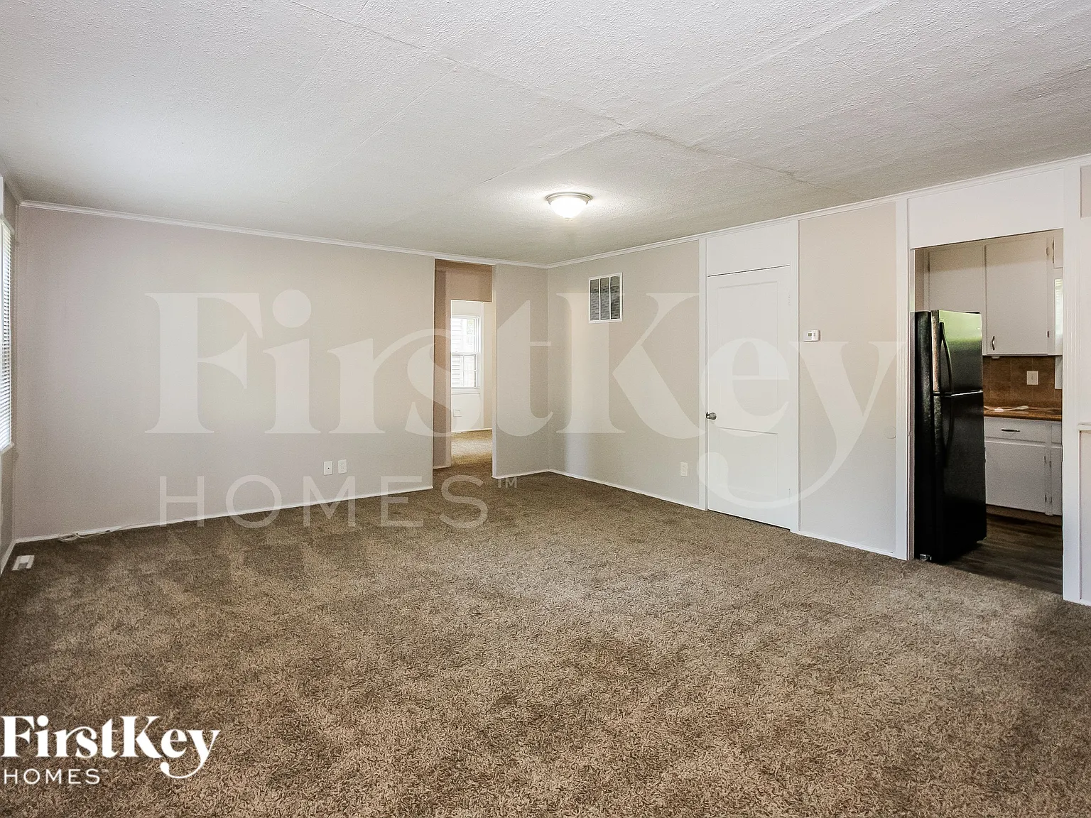 4 bed, 1.5 bath, 1056 sqft, $1,935 — Photo 4