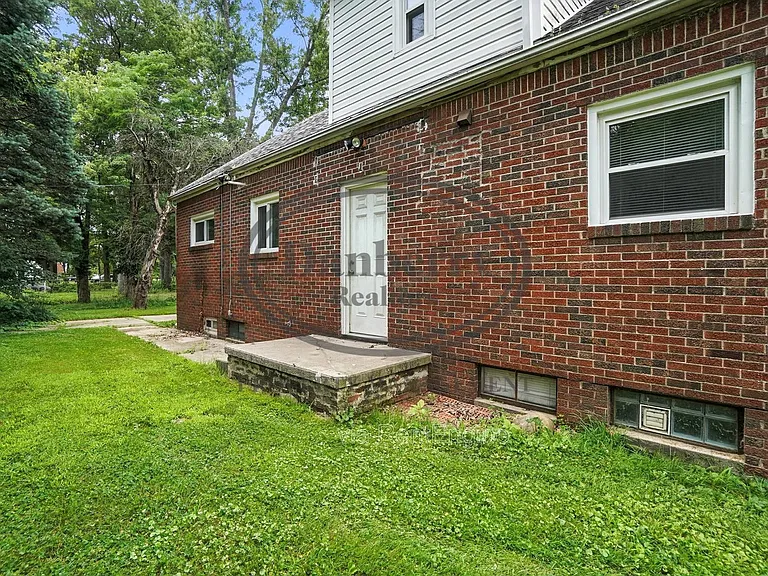 822 Searles Rd — Photo 49