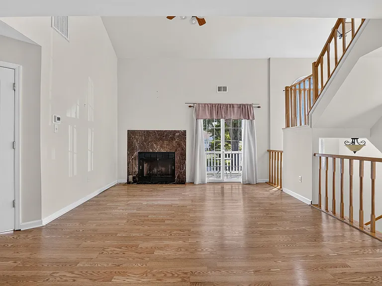 18 Homestead Ln — Photo 5
