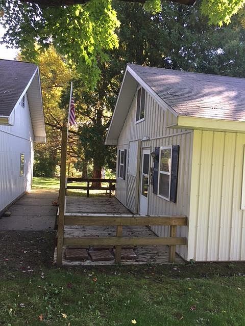 Front Entrance - back looking toward street
