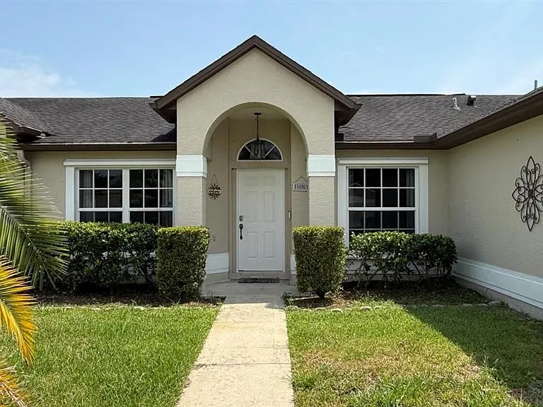 1381 Fallwood Dr — Photo 2