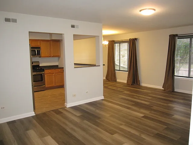 2 bed, 900 sqft, $2,175 — Photo 2