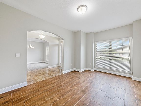 4th image of 3573 Autumn Woods Dr
