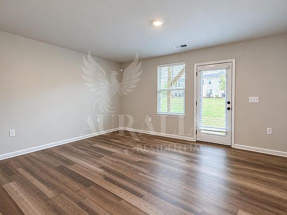 4th image of 2721 Chert Ln