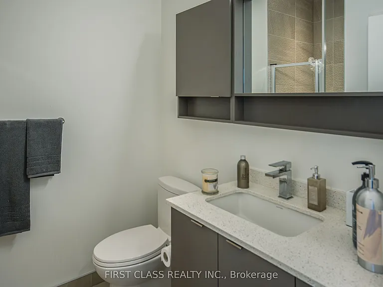 415 Main St W #701 — Photo 15